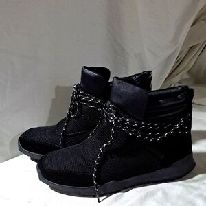 Unisex Women's Black High-Top Sneakers 10.5 nwot